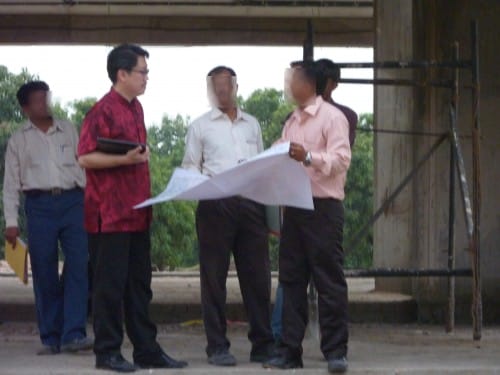 Master Soon in India2 Having Discussion with architect and project manager at the site of the bungalow. Master Soon in India Oct/Nov 2011