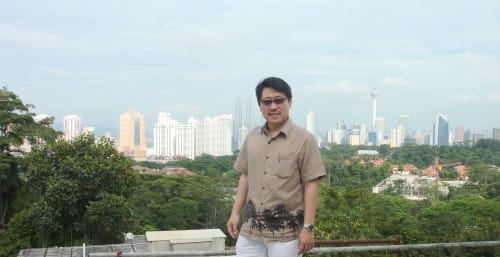 Master Soon in KL Apr 2012 This photo was taken on 1 Apr 2012 in KL while I went into the embrace of Kuala Lumpur for Personal Enhancement. As a metaphysican, it is my rountine to enjoy Good Qi at dragonic places wherever I go. Of course this is not dragon spot. This is to tell you Chinese practitioner does go to dragonic mountainous area for self rejuvenation. The real dragon spot photo(s) are only for internal consumption