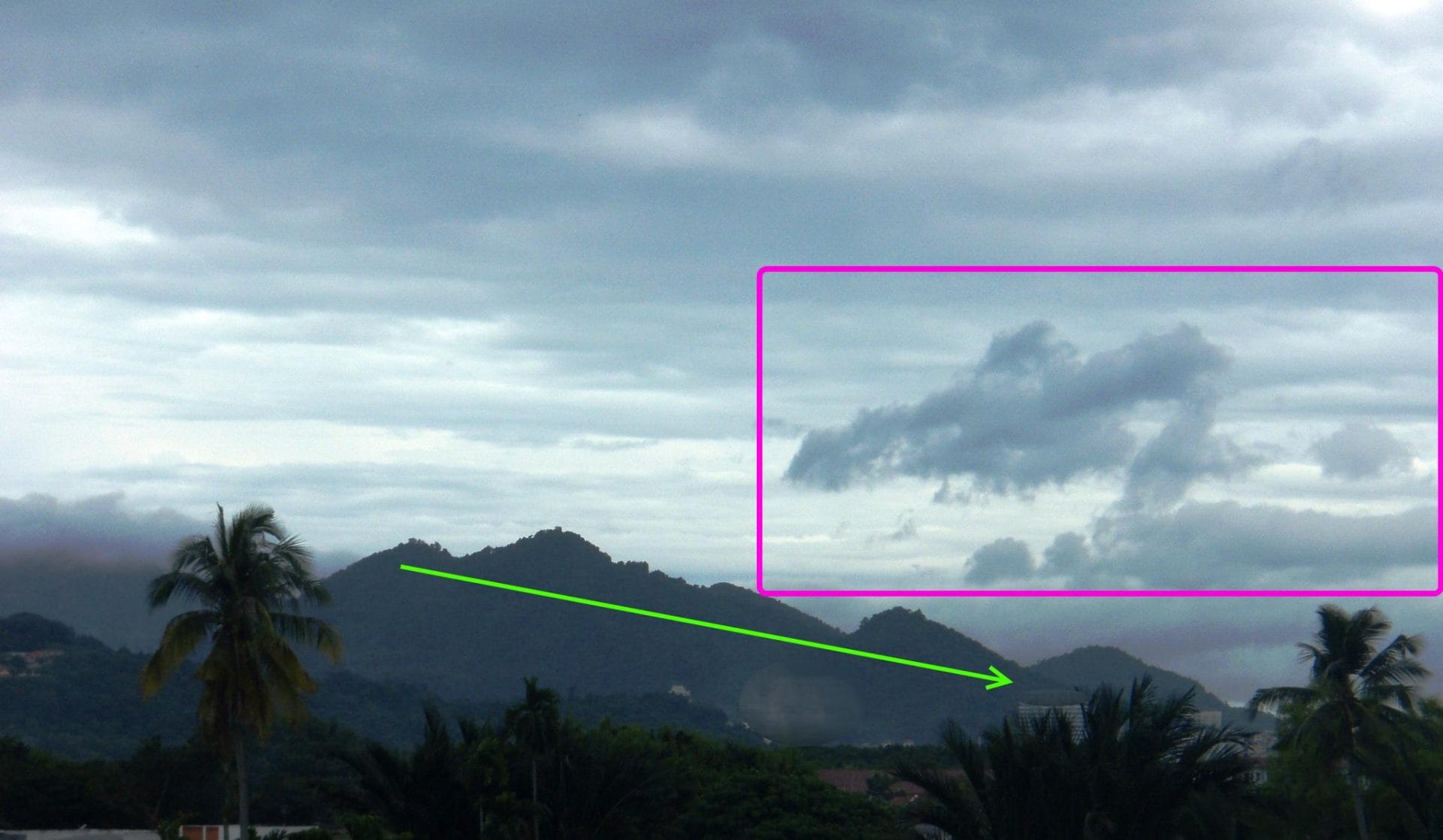 The Powerful Descending Mountain with Dragon Formation. The Cloud formed a sharp of Dragon as long as I stay to enjoy the dragon view. 天垂龙象 展示龙穴 