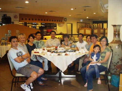 Kenny(Chas Chua Husband), William, Rachel, Bryan, Master Soon, Esther, Allex, SH Ang, Jack and Chas Chua with her child. We had our dinner at Midland Court Restaurant, Penang on 13 August 2011........