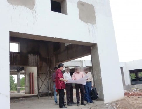 On Site Survey of the Indian Super Rich man's Bungalow for Feng Shui. Master Soon in India Oct/Nov 2011