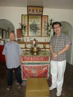 This is 91 years old Daoist. She has renounced the world more than 40 years. By the age of 91 years old, she is healthy, she could walk "without" asistance, no hunchback, she is happy, relax, peaceful mind, crystal clear temperament, innocent and simple. She stay in the temple which is in a jungle and far away from the village, very rural. Villagers  (fishermen and farmers come from a few kilometers away by motocycle to bring food supply to her)  