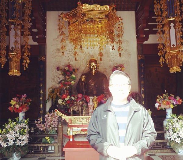 Master Soon with the form of Xuanzuang in Lin Gu Temple, where his parietal bone relic is kept